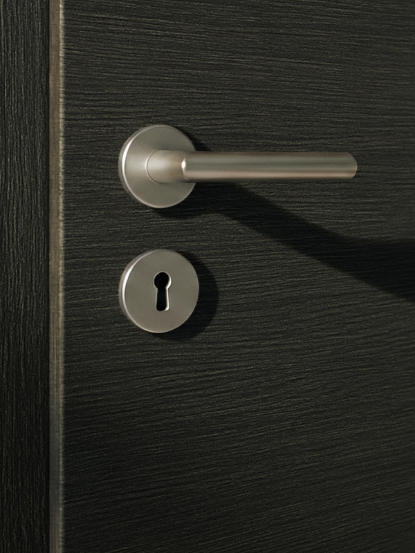 Nahaufnahme einer Verso Structura Anthrazit Holzdesign-Tür